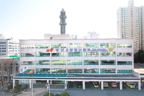 [단독] ‘얘 잘한다’ 포스트잇 붙이고 ‘잘 봐달라’ 카톡 보내고… 부산 소방 인사 비위