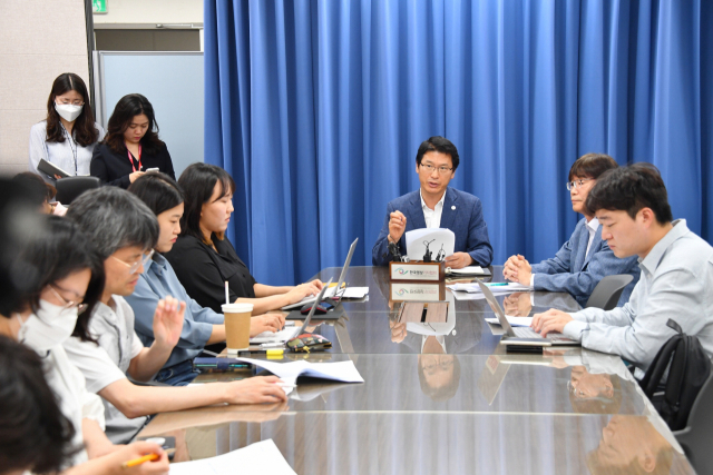 부산시상수도본부는 14일 부산시청 기자실에서 수돗물 냄새 재발방지 대책을 발표했다. 부산시 제공