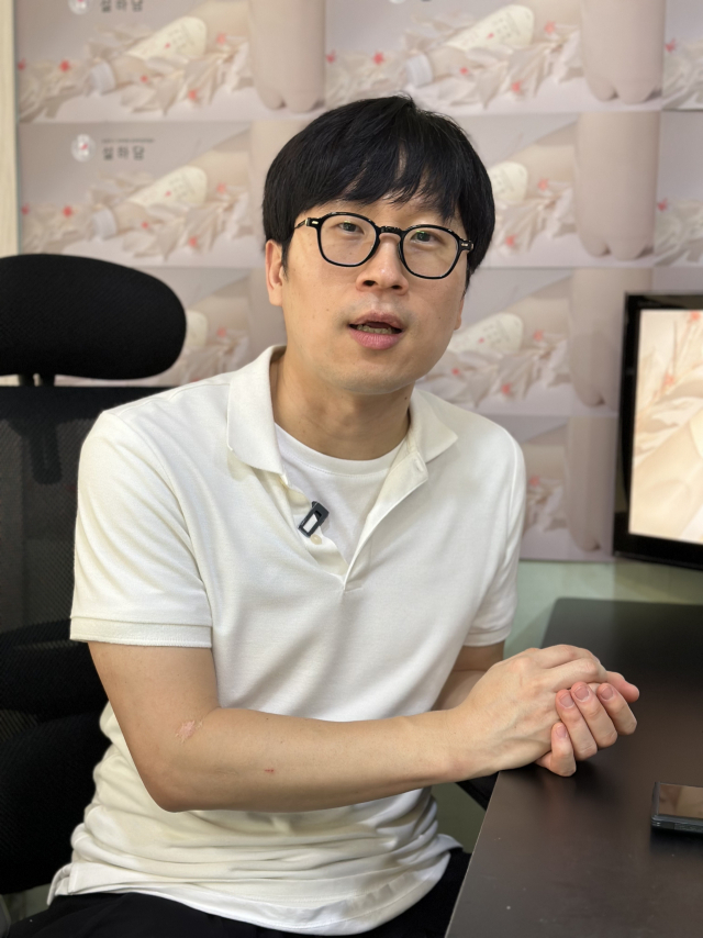 리큐랩 김승언 대표가 양조장 창업과 술 개발의 과정에 대해 설명하고 있다.