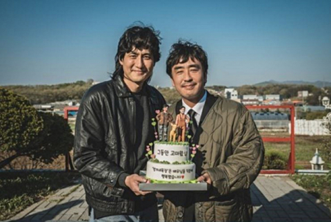 영화 ‘정가네 목장’ 크랭크업 사진. 롯데엔터테인먼트 제공