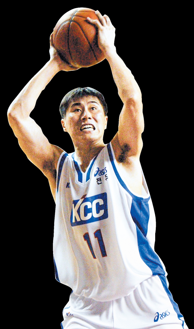 KCC 선수시절 때 이 감독의 모습. KBL 제공