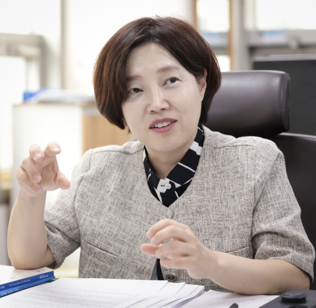 김현선 부산시 빅데이터과장은 공무원들의 데이터 리터러시를 높여야만 부산 행정의 혁신도 가능하다고 강조했다. 정대현 기자 jhyun@
