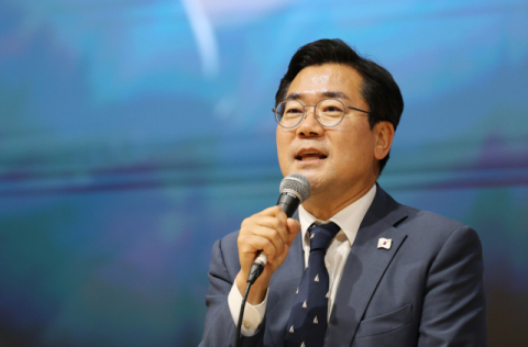 창원 찾은 정청래·박찬대는 '호남 일주일 살기'… 당권 경쟁