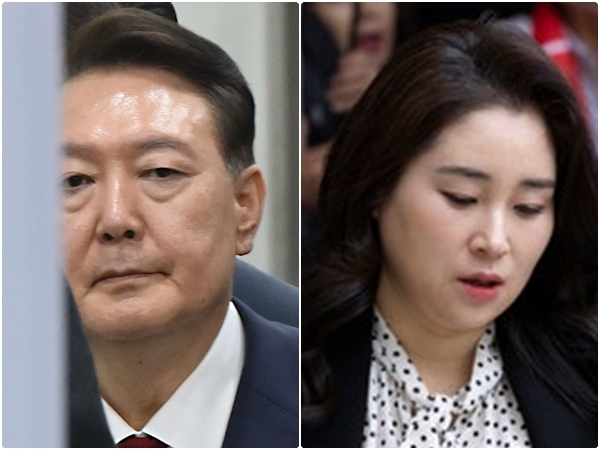 왼쪽부터 윤석열 전 대통령, 김계리 변호사. 연합뉴스