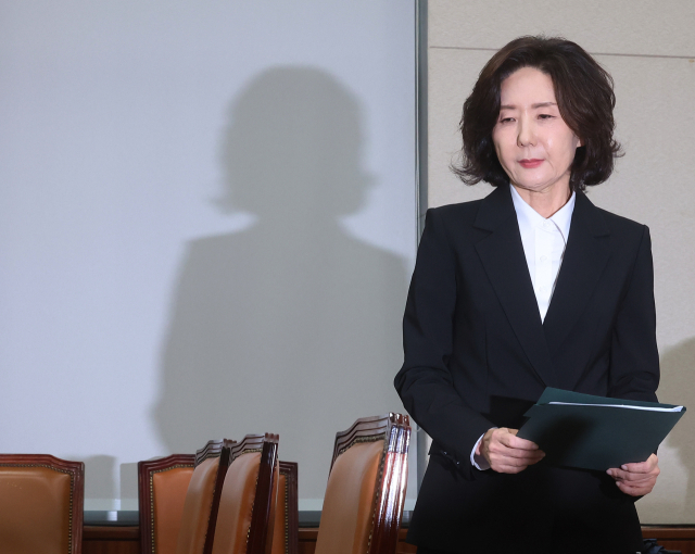 이진숙 사회부총리 겸 교육부 장관 후보자가 16일 서울 여의도 국회 교육위원회에서 열린 인사청문회에서 발언을 마친 뒤 자리로 향하고 있다. 연합뉴스