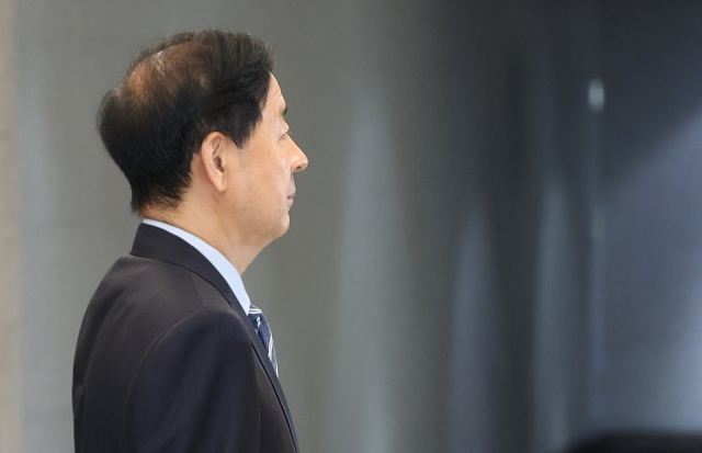 사진은 지난 24일 미국으로 출국하려던 구윤철 부총리가 인천공항에서 되돌아오는 모습. 연합뉴스
