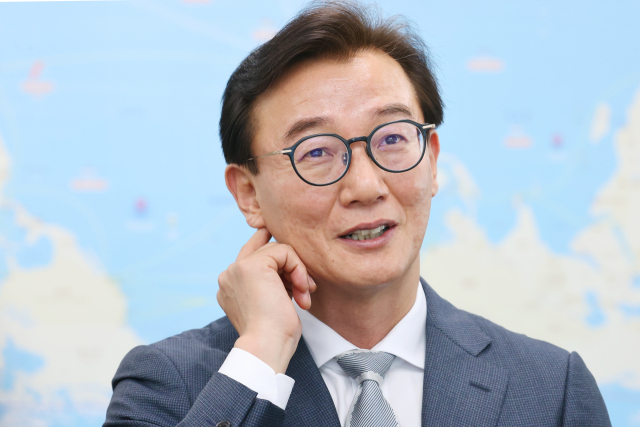 전재수 해양수산부 장관이 지난 5일 서울 마포구 포스트타워마포에서 연합뉴스와 인터뷰를 하고 있다. 연합뉴스