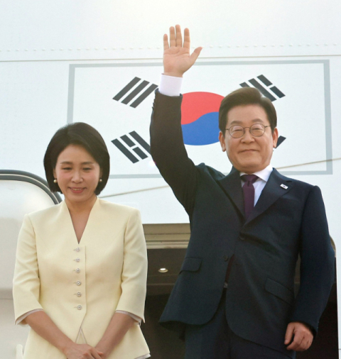 이 대통령, 3박 6일 일본·미국 순방 시작…실용 외교 시험대