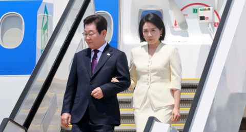이 대통령 일본 도착…오후 이시바 총리와 정상회담