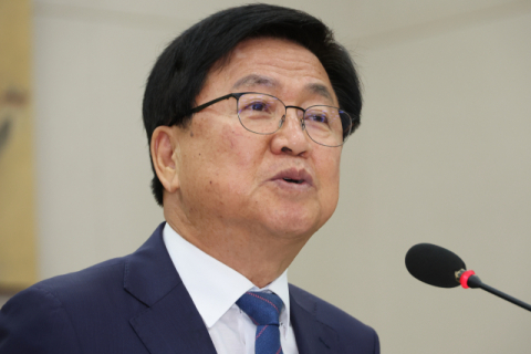 최교진 ‘부끄러운 부산’ 발언 사과…이억원 청문회, 금융위 해체설로 중단