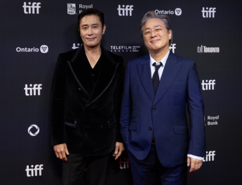 박찬욱 감독 '어쩔수가없다' 토론토영화제 ‘국제 관객상’ 수상