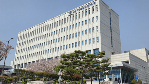 친딸 살해 혐의… 가수 겸 유튜버 구속 기소