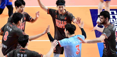 부산 OK저축은, 최강 현대캐피탈 격파 ‘파란’