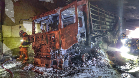 울산 옥현지하차도 달리던 25t 트럭 화재… 양방향 전면 통제