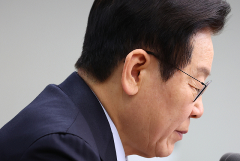 '인사청탁 논란' 김남국 사직서 제출…대통령실 곧바로 수리