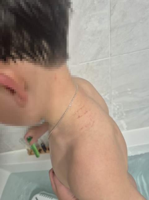 [영상] CCTV에 찍힌 학대 정황… “아이 원통 넣고 매트 덮어”