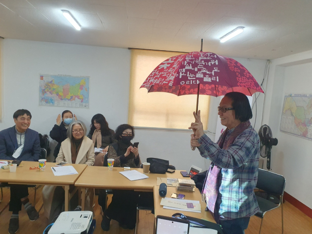 매월 열리는 소월 시 감상회 모습. 국제 소월협회 제공