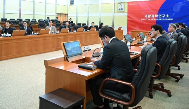 사진은 지난달 열린 법제처와 국방과학연구소 간의 현장간담회 모습. 법제처 제공