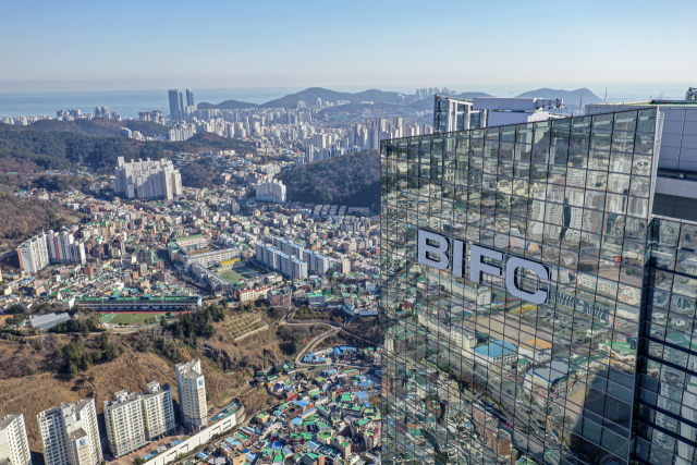 해양수산부 부산 이전에 맞춰 부산을 해양금융특구로 지정하자는 목소리가 높아진다. 남구 문현동 문현금융단지와 부산국제금융센터(BIFC). 김종진 기자 kjj1761@