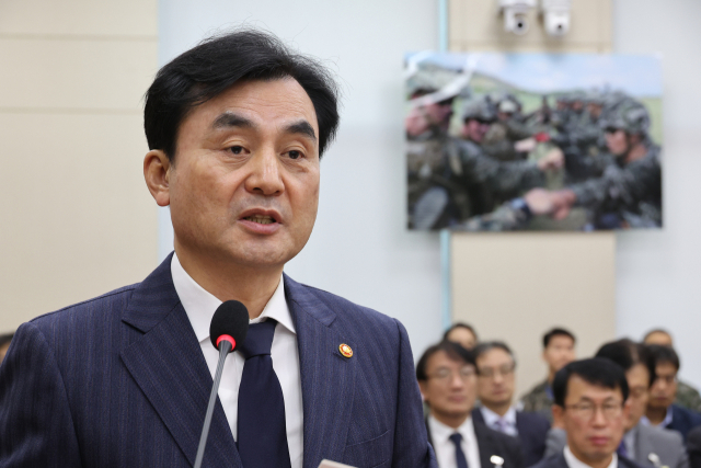 안규백 국방부 장관이 11월 5일 서울 여의도 국회에서 열린 국방위원회 전체회의에서 2026년도 예산안 관련 제안설명을 하고 있다. 연합뉴스