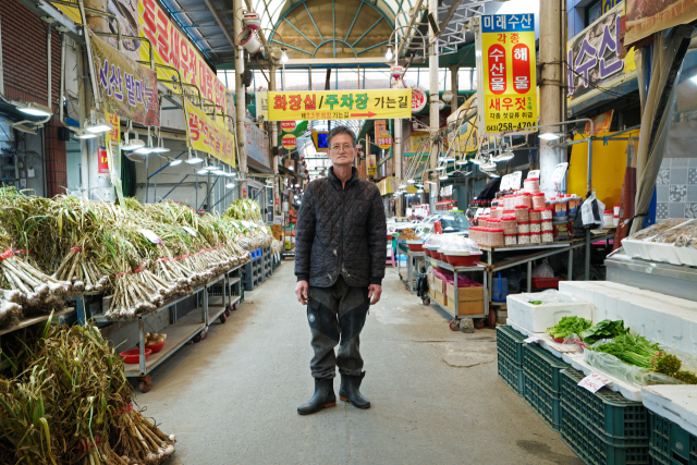 조성순, 새벽을 여는 사람들. 부산갤러리 제공