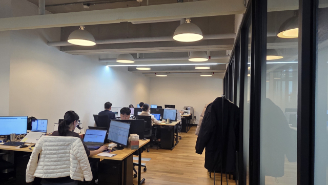 과학기술정보통신부가 운영하는 AI·SW고급 인재 양성 프로그램 ‘AI·SW마에스트로’의 첫 지역거점이 부산에 생긴다. 부산진구 부전동에 위치한 공유오피스 ‘위워크’에 부산센터 사무국이 차려진 모습. 박혜랑 기자 rang@