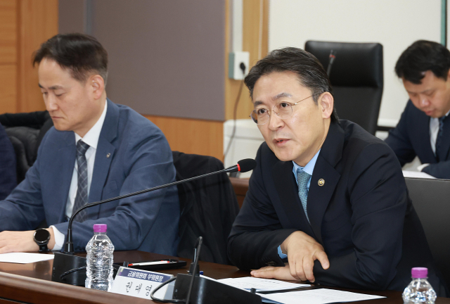 권대영 금융위원회 부위원장이 16일 서울 종로구 정부서울청사에서 열린 지배구조 선진화 TF 첫 회의에서 발언하고 있다. 연합뉴스