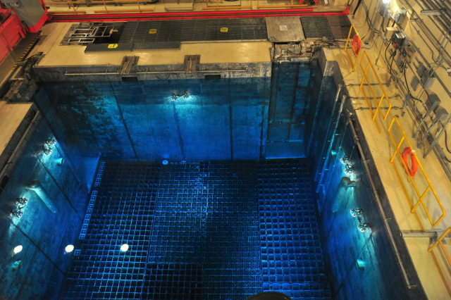 원전 내 임시 보관 중인 사용후핵연료. 정부는 13년 만에 경수로형 사용후핵연료 관리부담금을 두 배 가까이 인상한다. 부산일보DB