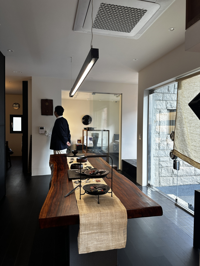 부산 동래구 안락동에 문을 연 '하우스 오브 알파' 실내 전경. 김은영 기자 key66@