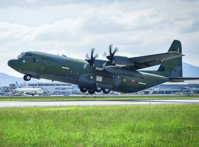 C-130H와 동일계열 기종인 C-130J 항공기 모습. 대한민국 공군 홈페이지