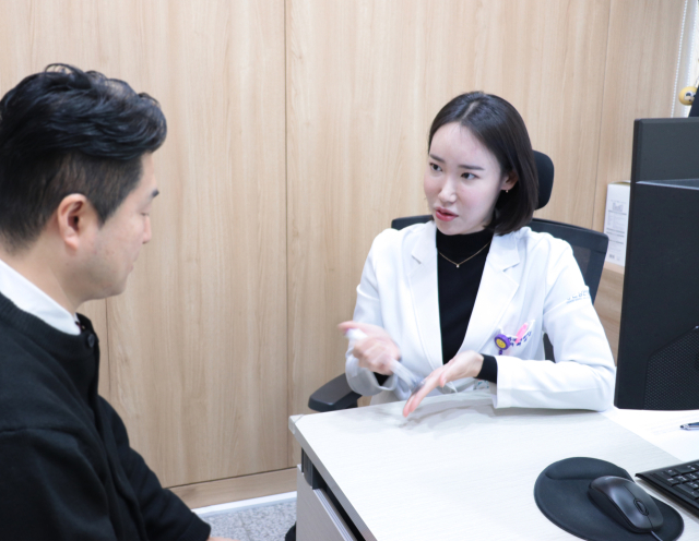 좋은강안병원 가정의학과 최영은 과장은 “다이어트 성공의 핵심은 목표 체중 도달이 아니라 그 체중을 유지하는 데 있다”며 “뇌가 낮아진 체중을 새로운 정상 상태로 받아들이려면 수개월에서 수년의 유지 기간이 필요하다”고 지적했다. 좋은강안병원 제공