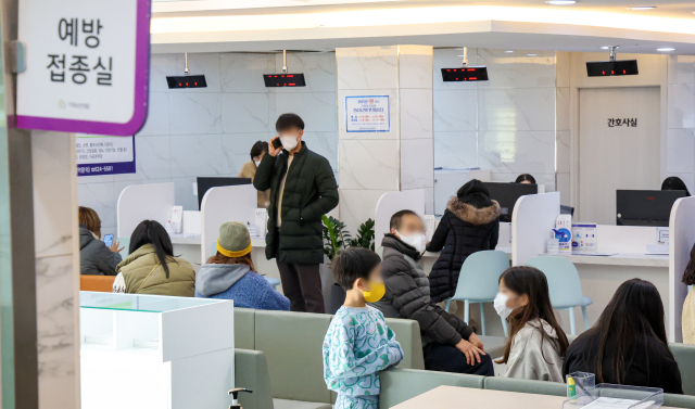 2024년 부산의 보험료1분위(하위20%)와 보험료5분위(상위20%)의 기대수명 격차는 9.14세로 8개 특광역시 중에서 가장 컸다. 부산의 한 의원. 부산일보DB