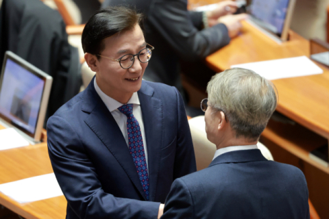 전재수, 지역위원장 사퇴…부산시장 출마 초읽기