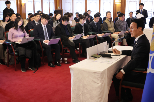 김민석 국무총리가 2일 서울 종로구 삼청동 총리공관에서 열린 출입기자단 간담회에서 발언하고 있다. 연합뉴스