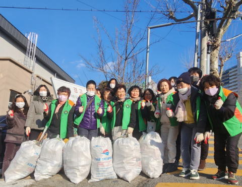 북구 화명2동 자율방재단, 설 연휴 대비 환경정비 및 안전 예찰 실시