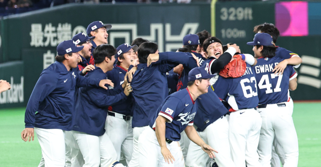 9일 일본 도쿄돔에서 열린 2026 월드베이스볼클래식(WBC) C조 조별리그 최종전 대한민국과 호주의 경기. 호주를 꺾고 8강 진출을 확정한 한국 대표팀이 기뻐하고 있다. 연합뉴스