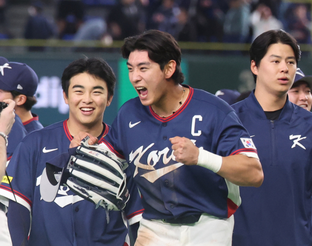 9일 일본 도쿄돔에서 열린 2026 월드베이스볼클래식(WBC) C조 조별리그 최종전 대한민국과 호주의 경기. 호주를 꺾고 8강 진출을 확정한 한국 이정후가 포효하고 있다. 연합뉴스