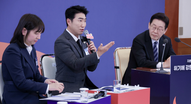 18일 청와대에서 이재명 대통령 주재로 열린 자본시장 안정과 정상화 간담회에서 개인투자자 자격으로 참석한 방송인 장동민이 발언하고 있다. 연합뉴스