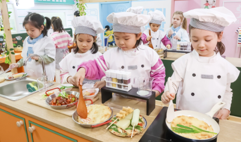새롭게 단장된  부산유아놀이체험센터 기획놀이실 꿈놀이방 ‘철마꼬마요리사’