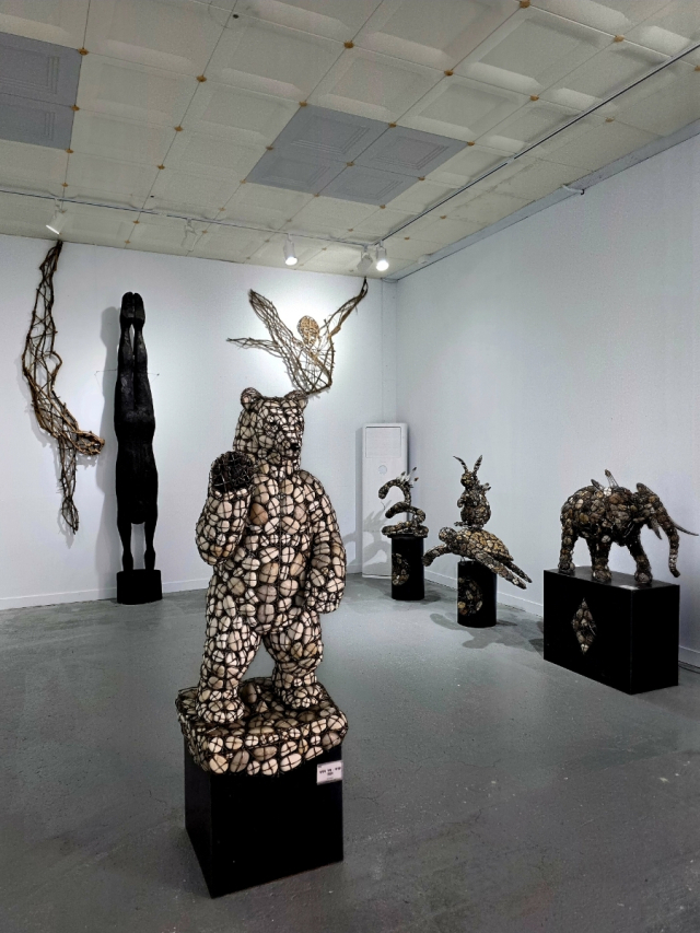 봄맞이 기획전 ‘섬, 사랑의 방법’ 전시 전경. 갤러리 예술섬 제공