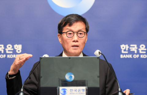 이창용 한은 총재 “물가 압력 커지면 정책적 대응 필요” (종합)
