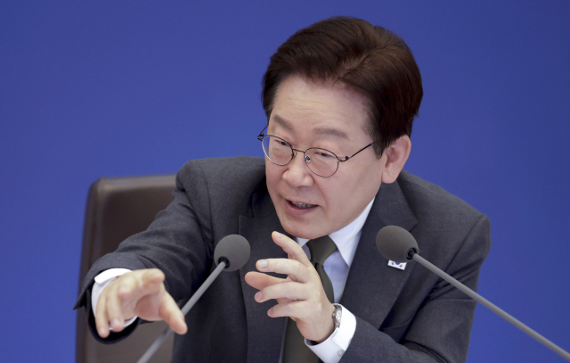 이재명 대통령이 14일 청와대에서 열린 국무회의 겸 비상경제점검회의에서 발언하고 있다. 연합뉴스