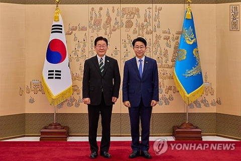 '국회의장' 노리는 조정식, 대통령 정무특보직 사퇴
