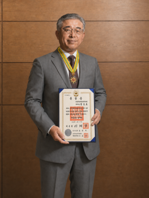 사랑모아금융서비스 정상호 대표이사, 국민훈장 동백장 수훈