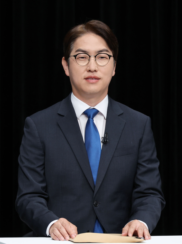 28일 오후 부산 동구 부산MBC에서 진행된 국회의원 보궐선거 부산 북구갑 후보자 토론회에서 더불어민주당 하정우 후보가 발언을 하고 있다. 정종회 기자 jjh@