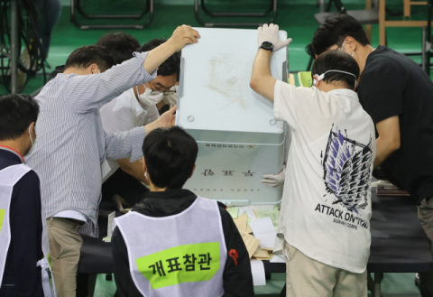 [속보] '지방선거 재선거' 주장에 반대 51%·찬성 45.6%…오차범위 내