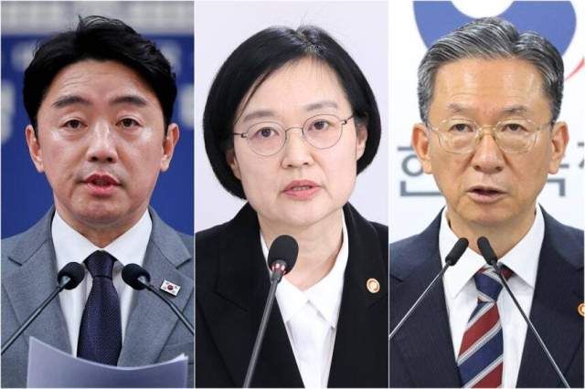 강훈식 대통령 비서실장·한성숙 중소벤처기업부 장관·정성호 법무부 장관. 연합뉴스 자료사진