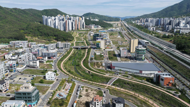 올여름 대한민국에서 가장 뜨거운 도시로 기록되고 있는 사송신도시 전경. 양산시 제공