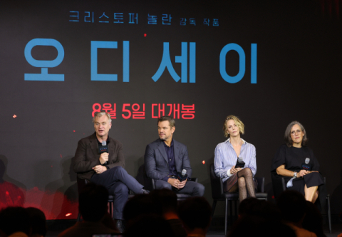 놀런 감독 첫 내한…