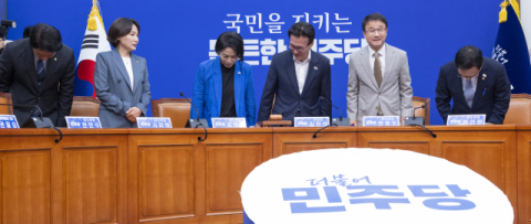 與 새 지도부 ‘컨벤션 효과’ 실종…당청 지지율 동반 하락